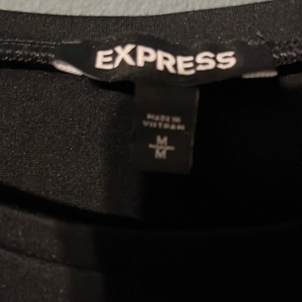 Express Tee - Picture 2 of 5